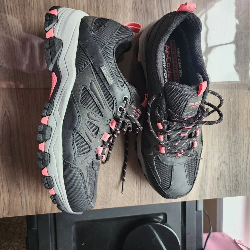 Ladies Black & Pink Waterproff Skechers Size 9 NEW - Picture 6 of 11